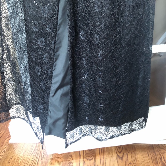 Elegant black lace dress - Picture 6 of 7